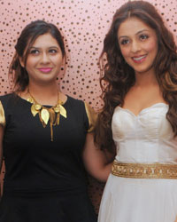Manali Jagtap with Aarti Chhabria Manali Jagtap with Aarti Chhabria