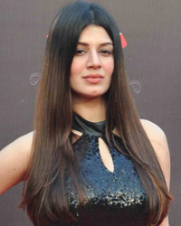 Kainaat Arora at 20th Annual Life OK Screen Awards