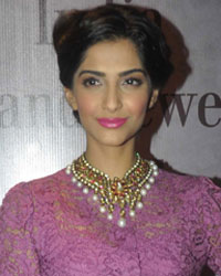 Sonam Kapoor at 40th India Gem and Jewellery Awards