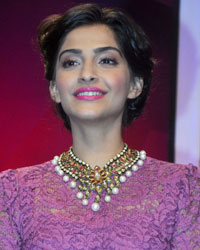 Sonam Kapoor at 40th India Gem and Jewellery Awards