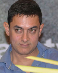 Aamir Khan at Aamir gives tips on Road Safety