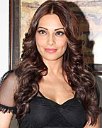 Bipasha Basu at Aatma Movie Promotion