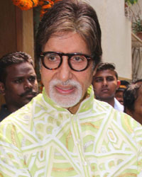 Amitabh Bachchan at Amitabh Celebrates Birthday with Media