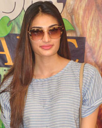 Athiya Shetty at Araaish Exhibition 2015