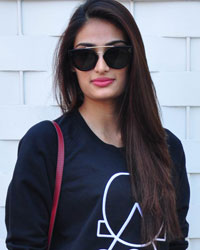 Athiya Shetty at Araaish Exhibition 2016