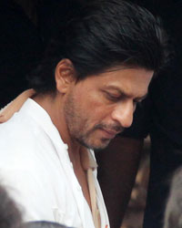 Shah Rukh Khan at Ashok Chopra Funeral