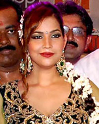 Bollywood Celebrates Navratri