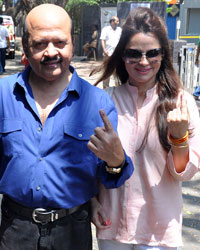 Bollywood Stars Cast their Votes