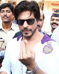 Shah Rukh Khan at Bollywood Stars Cast their Votes