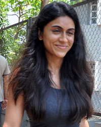 Zoa Morani at Bollywood Stars Cast their Votes