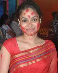 Sumona Chakravarti at Bollywood Stars Celebrate Durga Pooja