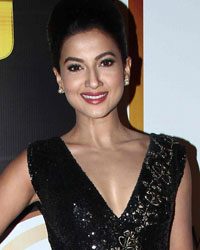 Gauhar Khan at Boroplus Zee Gold Awards 2014