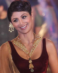 Shilpa Shetty at Bullion and Jewellery Awards 2013