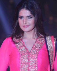 Zarine Khan at Bullion and Jewellery Awards 2013