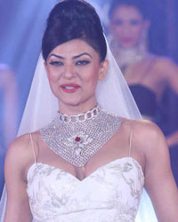 Sushmita Sen at Bullion and Jewellery Awards 2013