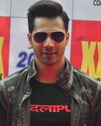 Varun Dhawan at CCL 2015 Red Carpet