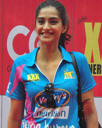 Sonam Kapoor at CCL 2015 Red Carpet