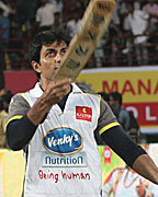 Sonu Sood at CCL 3 Kerala Strikers vs Mumbai Heroes