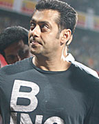 Salman Khan at CCL 3 Kerala Strikers vs Mumbai Heroes