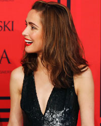 Rose Byrne and Bobby Cannavale arrive at the 2013 Council of Fashion Designers of America (CFDA) awards in New York