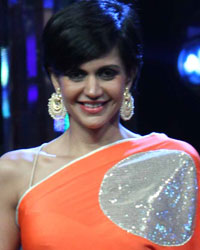 Mandira Bedi at Chennai Express Promotion on Indian Idol Junior