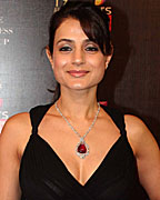 Amisha Patel at Colors Screen Awards 2013