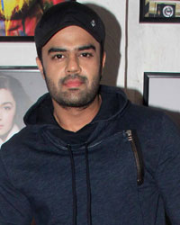 Manish Paul at Dabboo Ratnani 2016 Calendar Launch