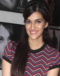 Kriti Sanon at Dabboo Ratnani 2016 Calendar Launch