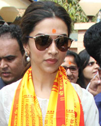 Deepika Padukone at Deepika Padukone Visits Siddhivinayak Temple