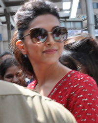 Deepika Padukone at Deepika at Siddhivinayak Temple