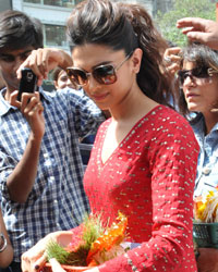 Deepika Padukone at Deepika at Siddhivinayak Temple