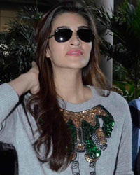 Kriti Sanon at Dilwale Cast Spotted at Airport