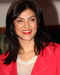 Sushmita Sen at Exhibition at Rouble Nagi Art Foundation