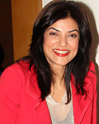 Sushmita Sen at Exhibition at Rouble Nagi Art Foundation