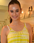 Evelyn Sharma at Farah Unveils Couture Canvas