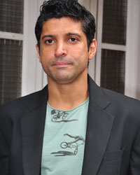 Farhan Akhtar at Farhan visits Maneckji Cooper School