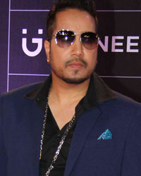 Mika Singh at GIMA Awards 2016