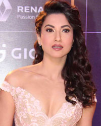 Gauhar Khan at GIMA Awards 2016