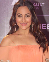 Sonakshi Sinha at GIMA Awards 2016