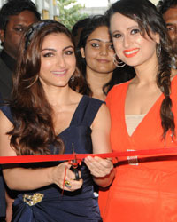 Soha Ali Khan and Balbeer Gandhi Soha Ali Khan and Balbeer Gandhi