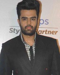 Manish Paul at Guests at LFW Winter Festive 2015