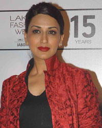 Sonali Bendre at Guests at LFW Winter Festive 2015