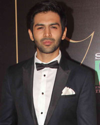 Kartik Aaryan at Guild Awards 2015