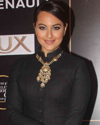 Sonakshi Sinha at Guild Awards 2015