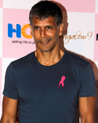 Milind Soman at HCG Pinkathon 2013 Event