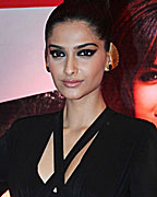 Sonam Kapoor at HT Mumbais Most Stylish Awards 2013