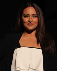 Sonakshi Sinha at HTC Tech Fashion Tour 2016