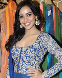 Neha Sharma at HUE Store Launch