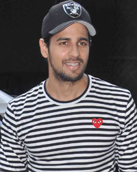 Sidharth Malhotra at Healthy Kitchen Book Launch