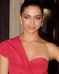 Deepika Padukone at Hello Awards 2013